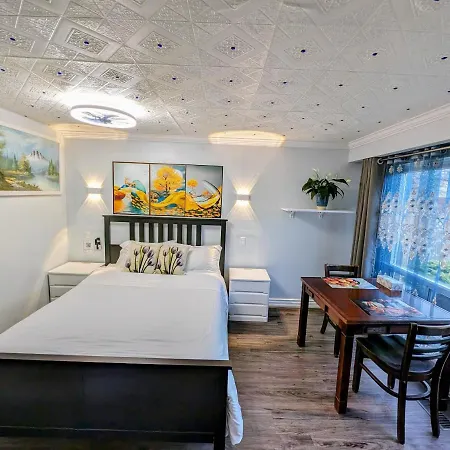Renovated Cozy Bedroom With Private Washroom Toronto Exterior photo